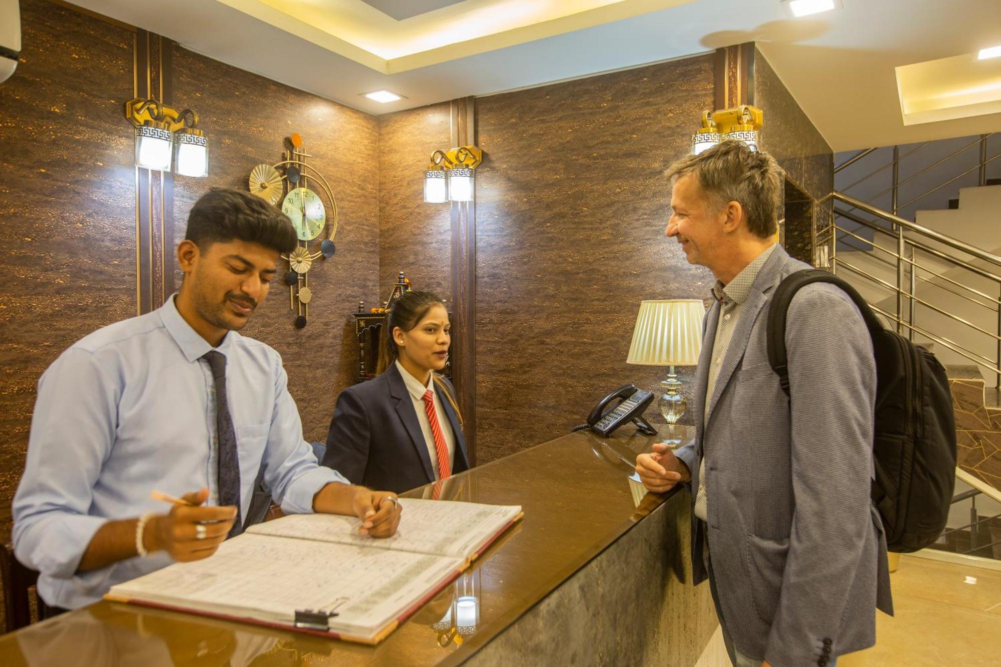 Hotel Prithvi-Raj Near Delhi Airport New Delhi Eksteriør bilde